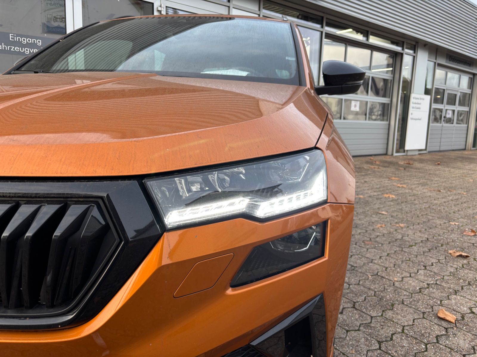 Fahrzeugabbildung SKODA Karoq Sportline Navi ACC KAM