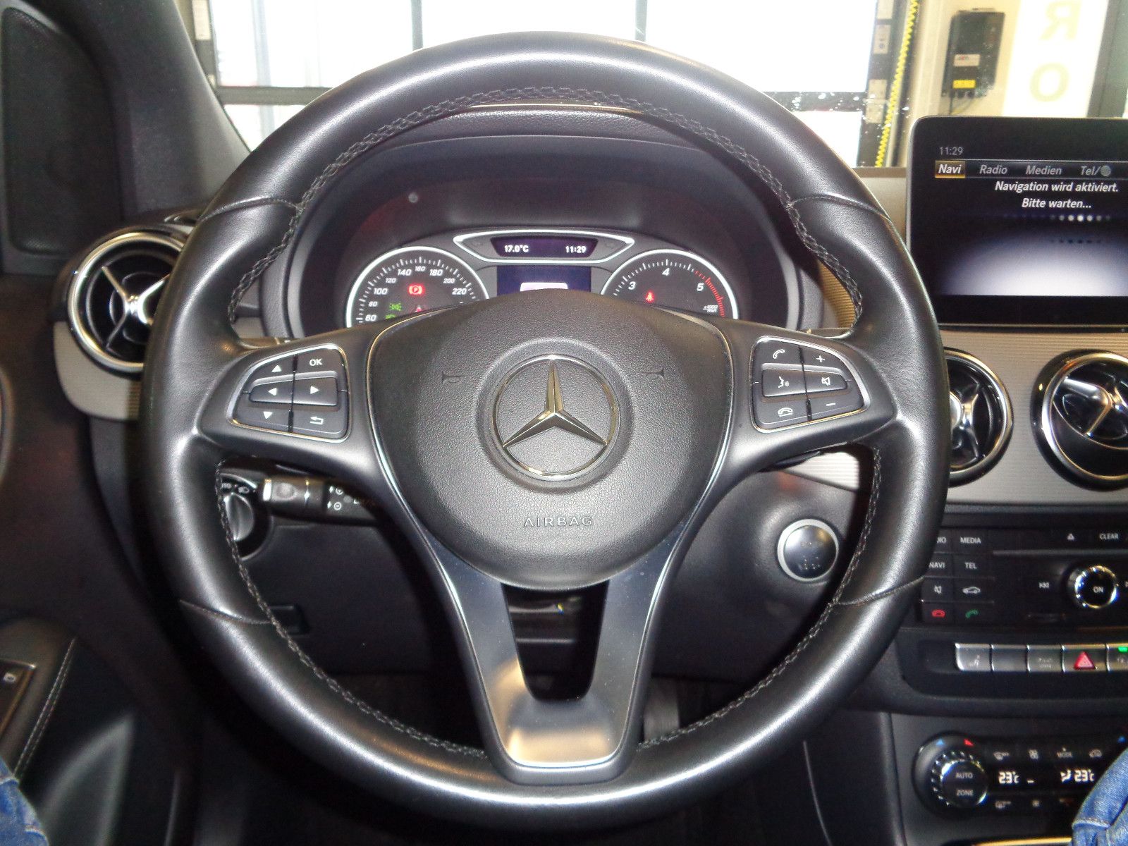 Fahrzeugabbildung Mercedes-Benz B 200 / NAVI / KLIMA / AUTOMATIK / LED