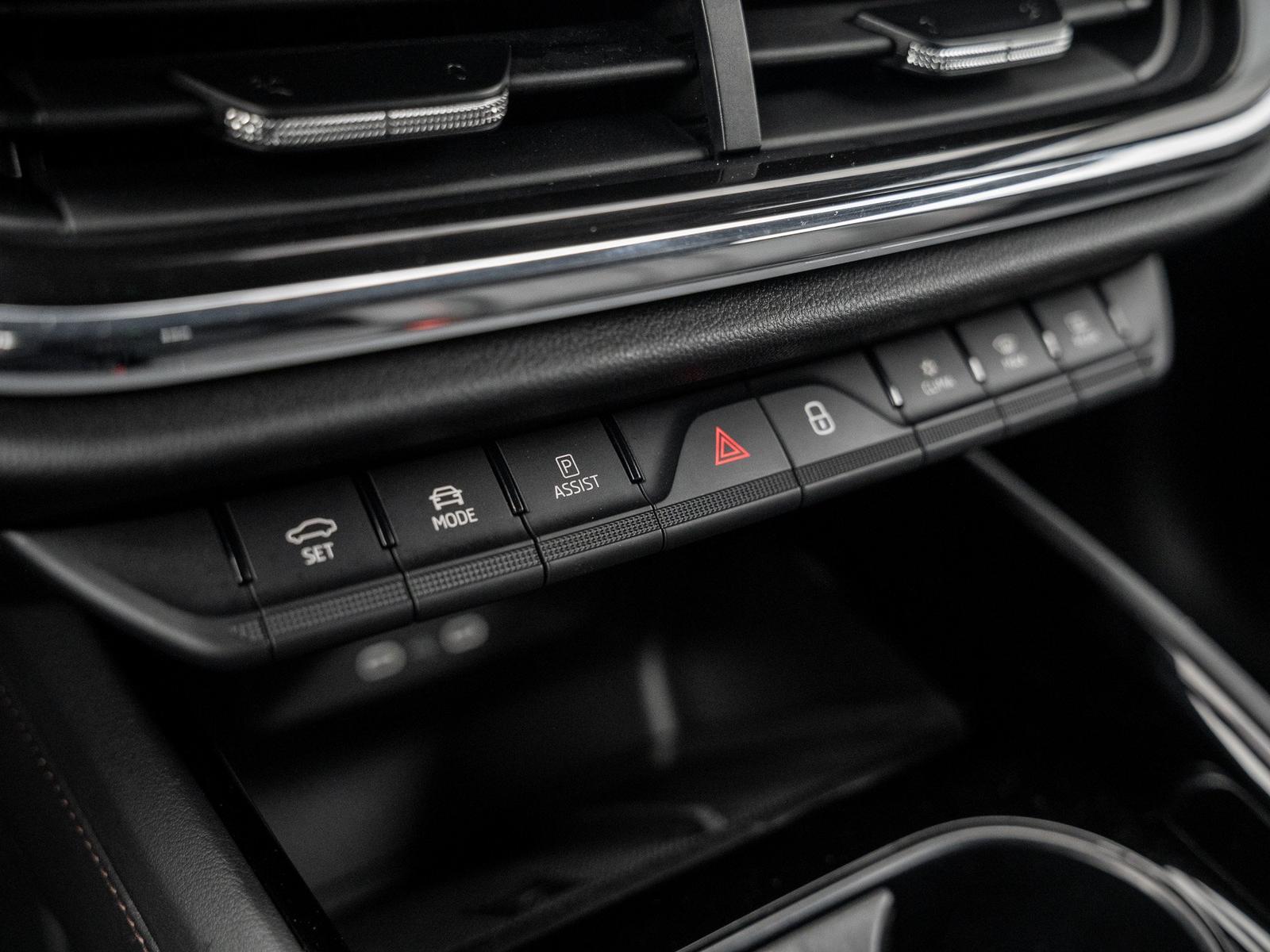 Skoda ENYAQ iV 80x DCC AHK Leder Navi W-Pumpe el.Heck