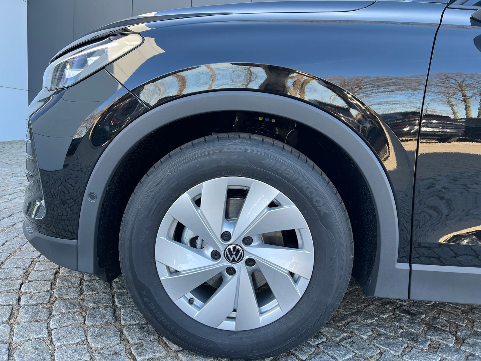 Fahrzeugabbildung Volkswagen Tiguan LIFE 1.5 eTSI DSG *AHK, LED Plus, Kamera,