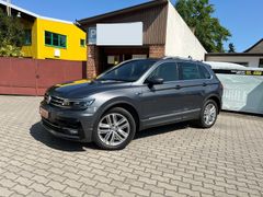 Tiguan Highline  4Motion  2x R-Line