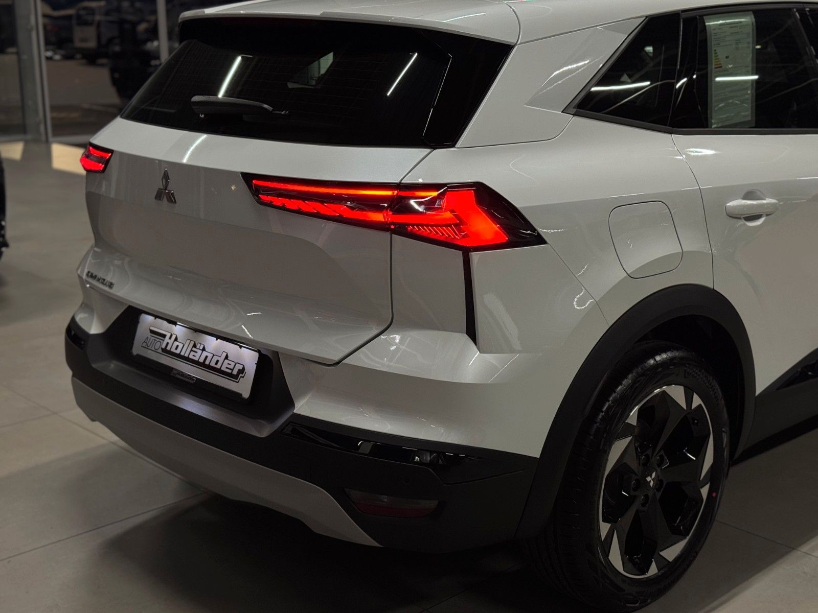 Fahrzeugabbildung Mitsubishi Grandis Diamant PLUS 1.3 T-Benziner 7-DCT