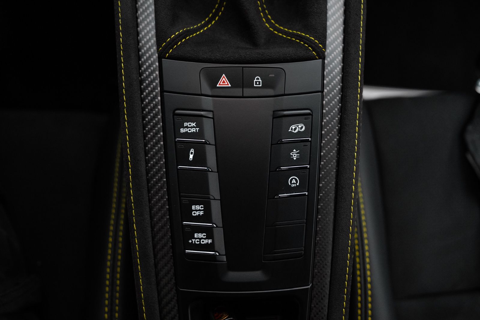 Fahrzeugabbildung Porsche 718 Cayman GT4 RS WEISSACH/PCCB/LIFT/CARBON