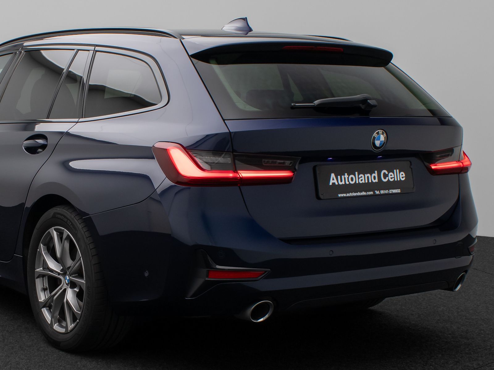 Fahrzeugabbildung BMW 320d Sport Line DAB HiFi PDC Geschwindigkeitsreg