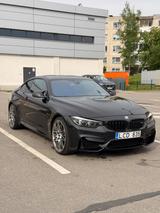 BMW M4 Coupé - BMW M4 mit Benzin-Antrieb: Sportwagen