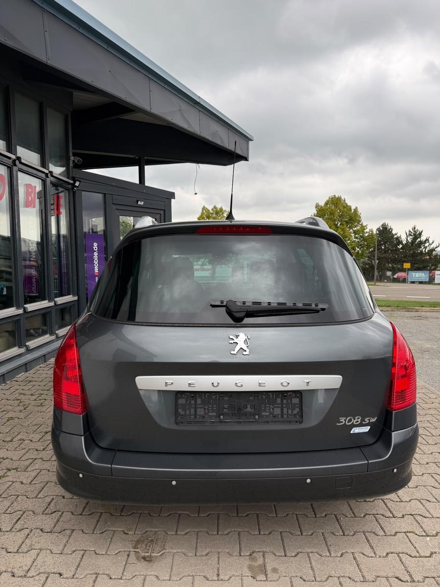 Peugeot 308 2009 — engine 1.598 cm³, 120 HP (88kW)