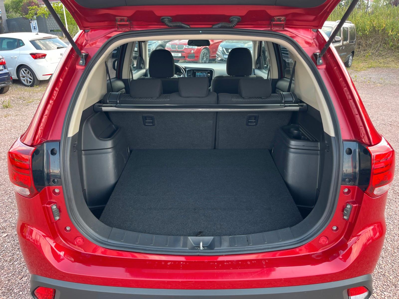 Mitsubishi Outlander Plus 4WD *1Hand*Keyless*DAB*AHK*Kamera