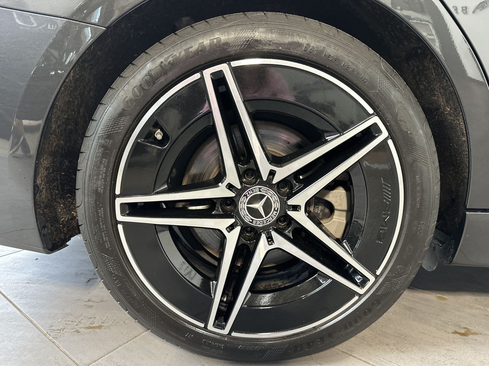 Fahrzeugabbildung Mercedes-Benz C 220d T AMG-Line NAV+LED+ACC+AHK+KAMERA+SOUND