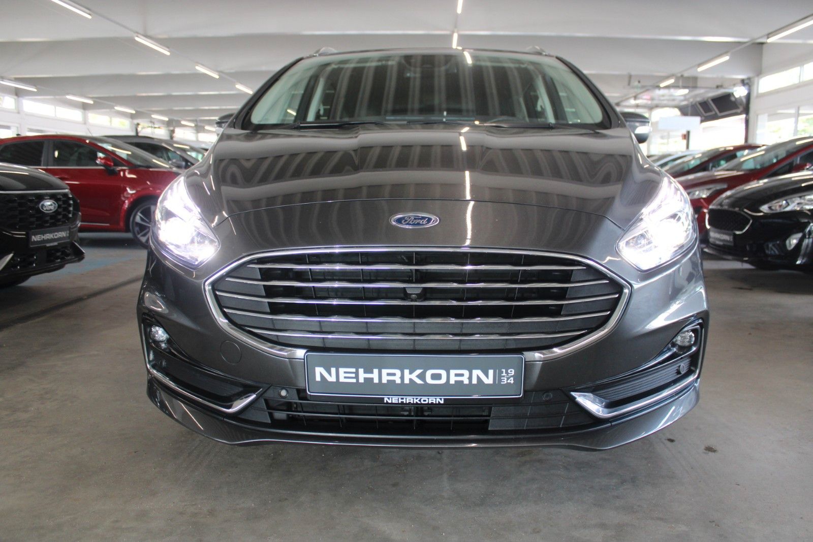 Fahrzeugabbildung Ford S-Max Titanium Aut. LED ACC 2xCAM WinterPak. uvm