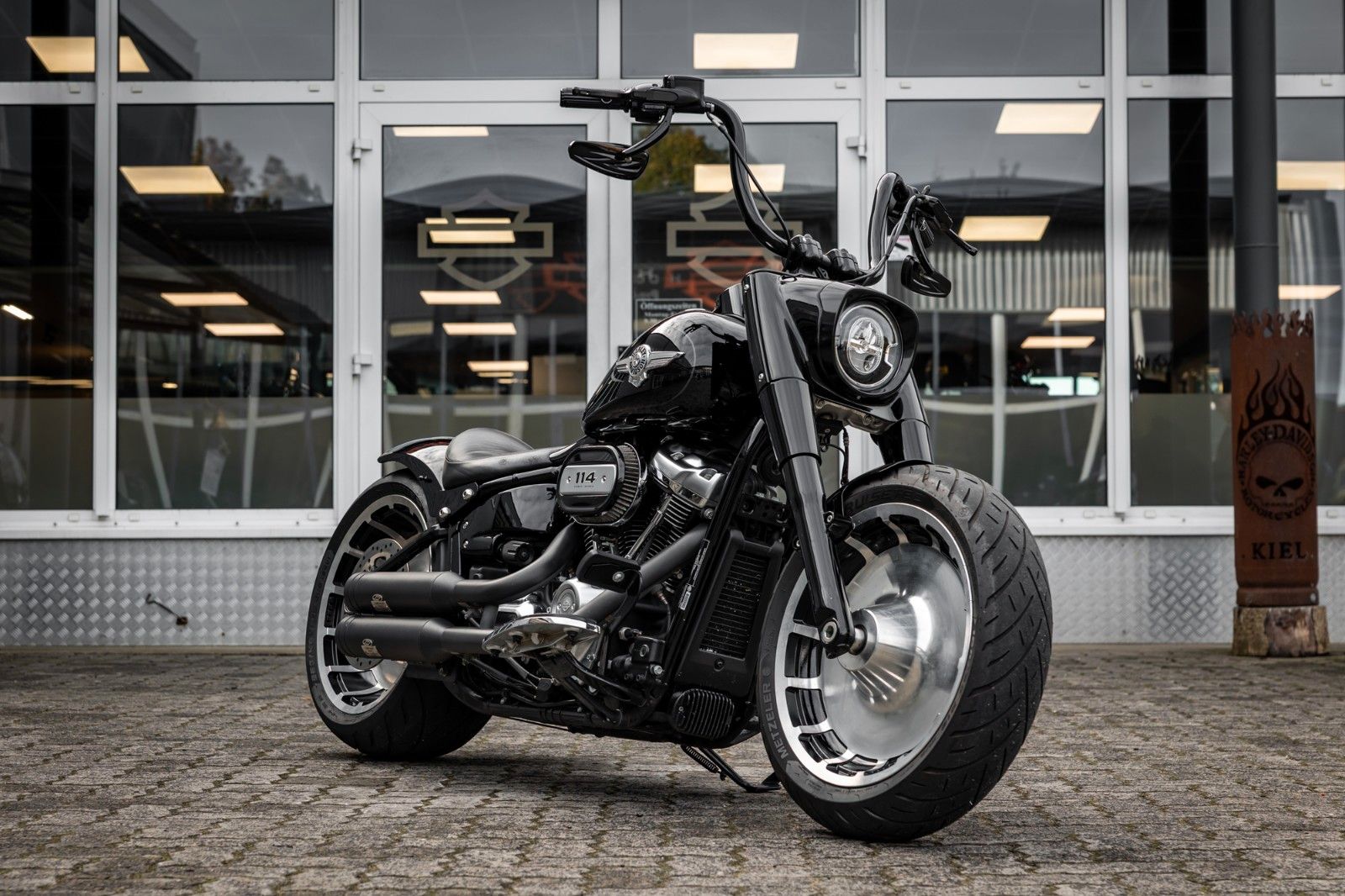 Fahrzeugabbildung Harley-Davidson FLFBS FAT BOY SOFTAIL 114 -JEKILL&HYDE-