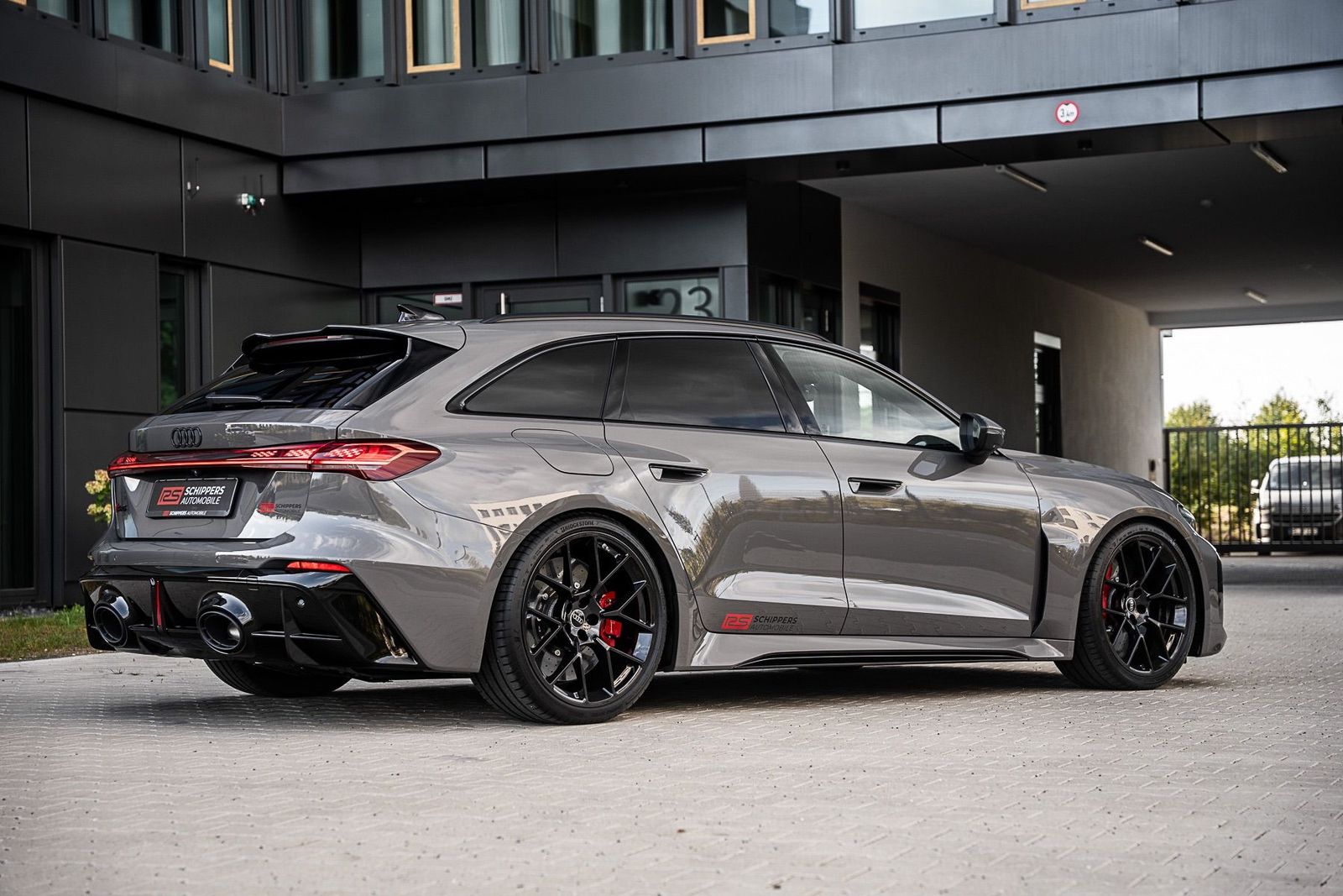 Fahrzeugabbildung Audi RS5 Avant KERAMIK|B&O|TECHPRO|HUD|SPORTPAKET|285