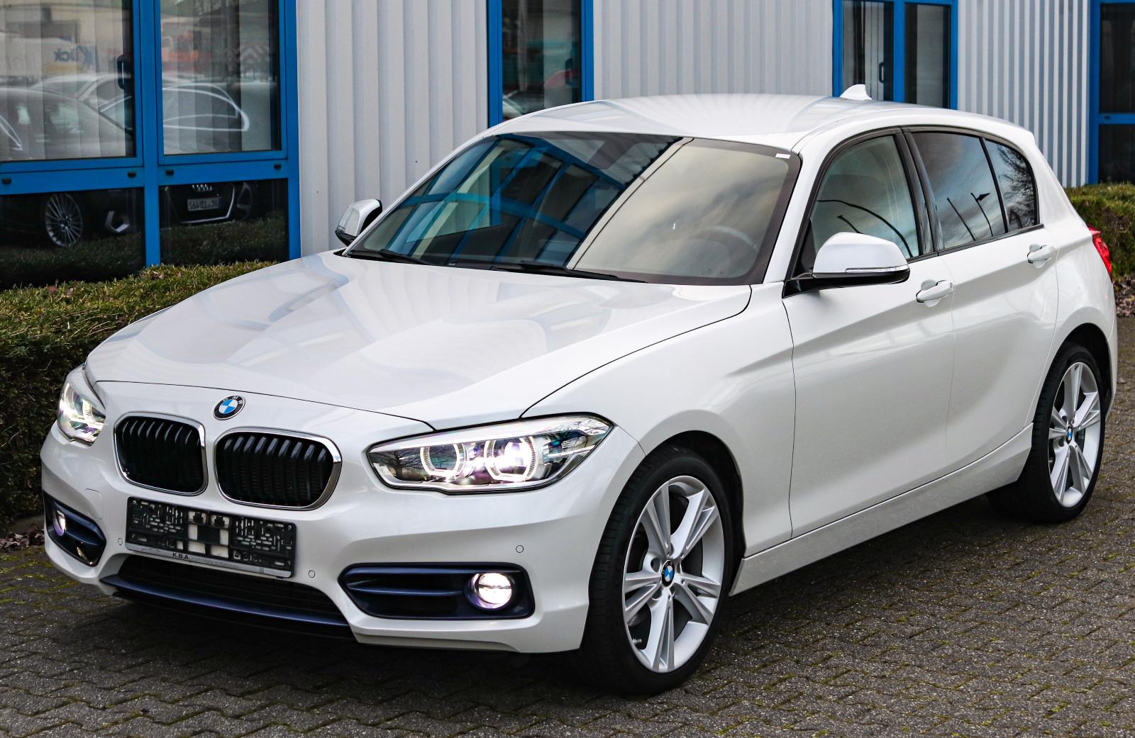 BMW 120d xDrive AUTOMATIK*LEDER*LED*AHK*NAVI*SHZ*PDC