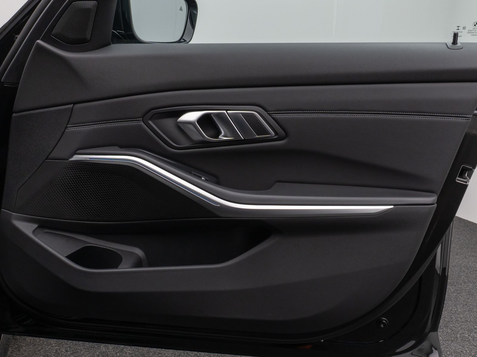 Fahrzeugabbildung BMW 330e xD Sport Line Panorama DAB HiFi Stop&Go AHK