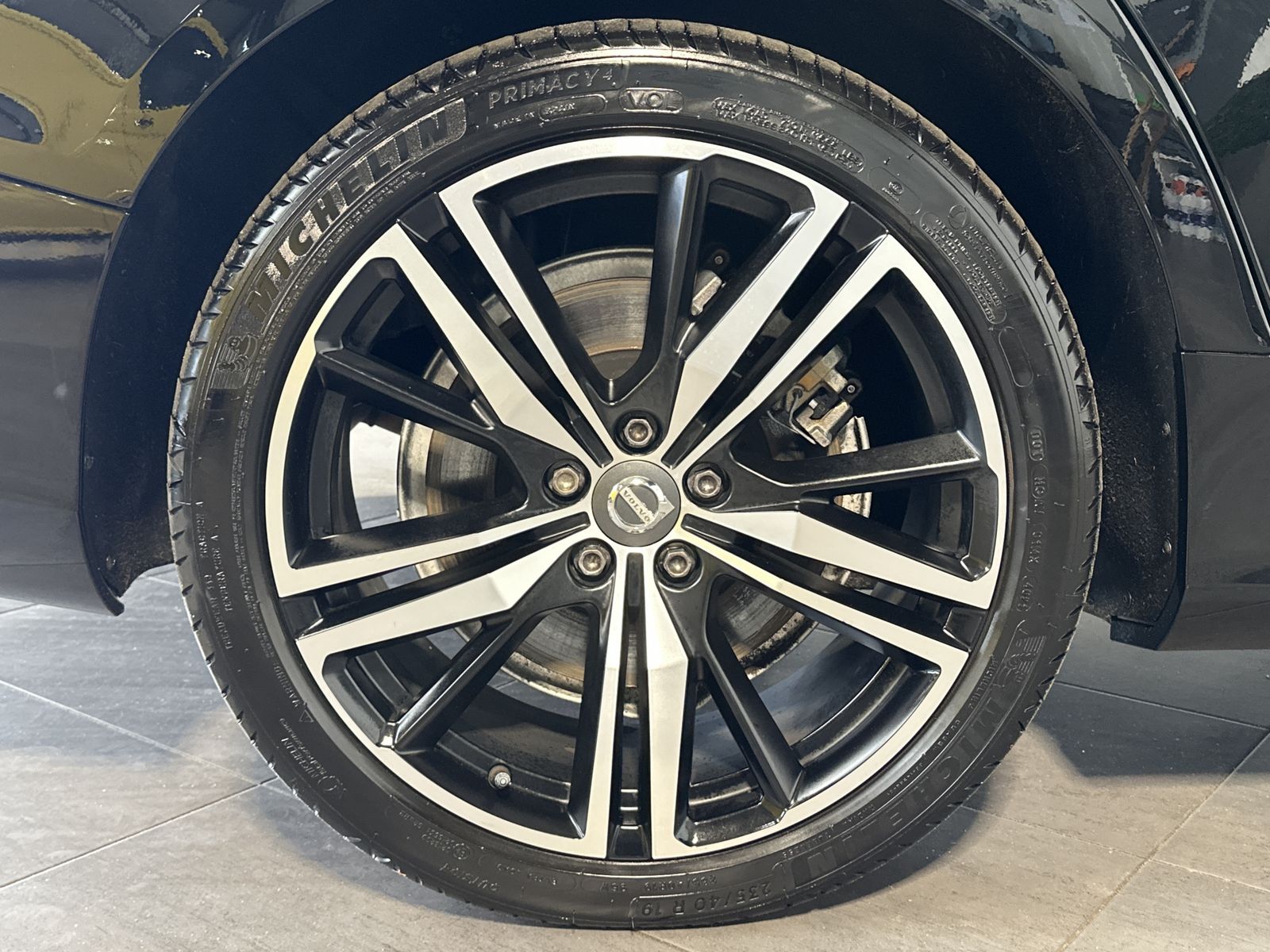Fahrzeugabbildung Volvo V60 T8 AWD Recharge R-Design NAV+LED+360°+VCOCK