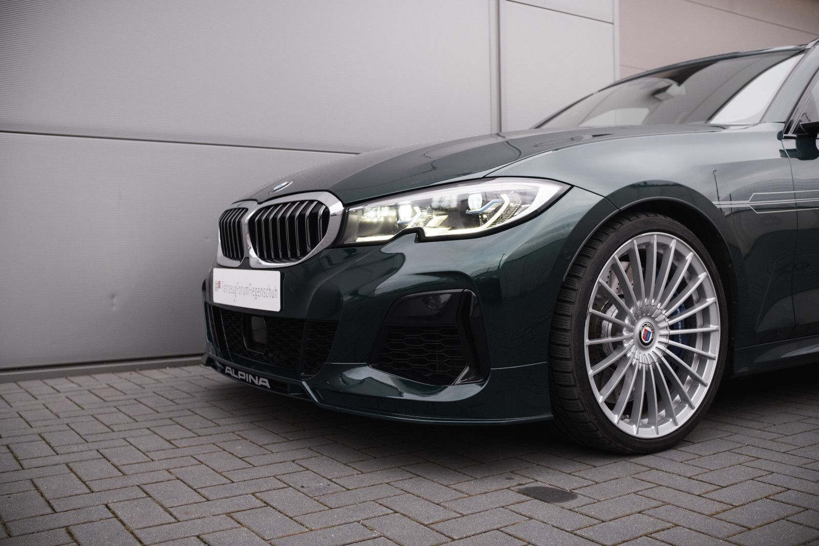 Fahrzeugabbildung ALPINA D3 S Touring-Pano-HarmanKardon-InnoPaket-20Zoll