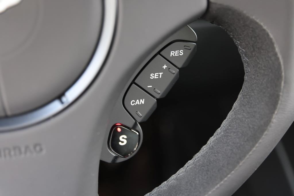 Aston Martin Vanquish