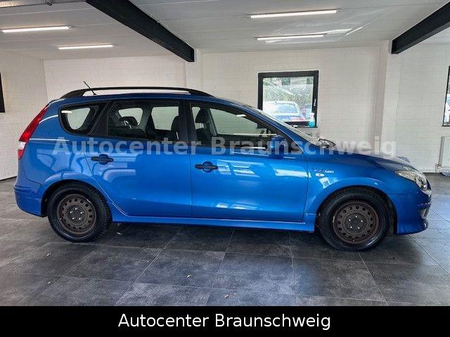 Hyundai i30 2010 — engine 1.582 cm³, 90 HP (66kW)