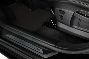 BMW X1 sDrive20i Sport Line RFK LED AHK 18"