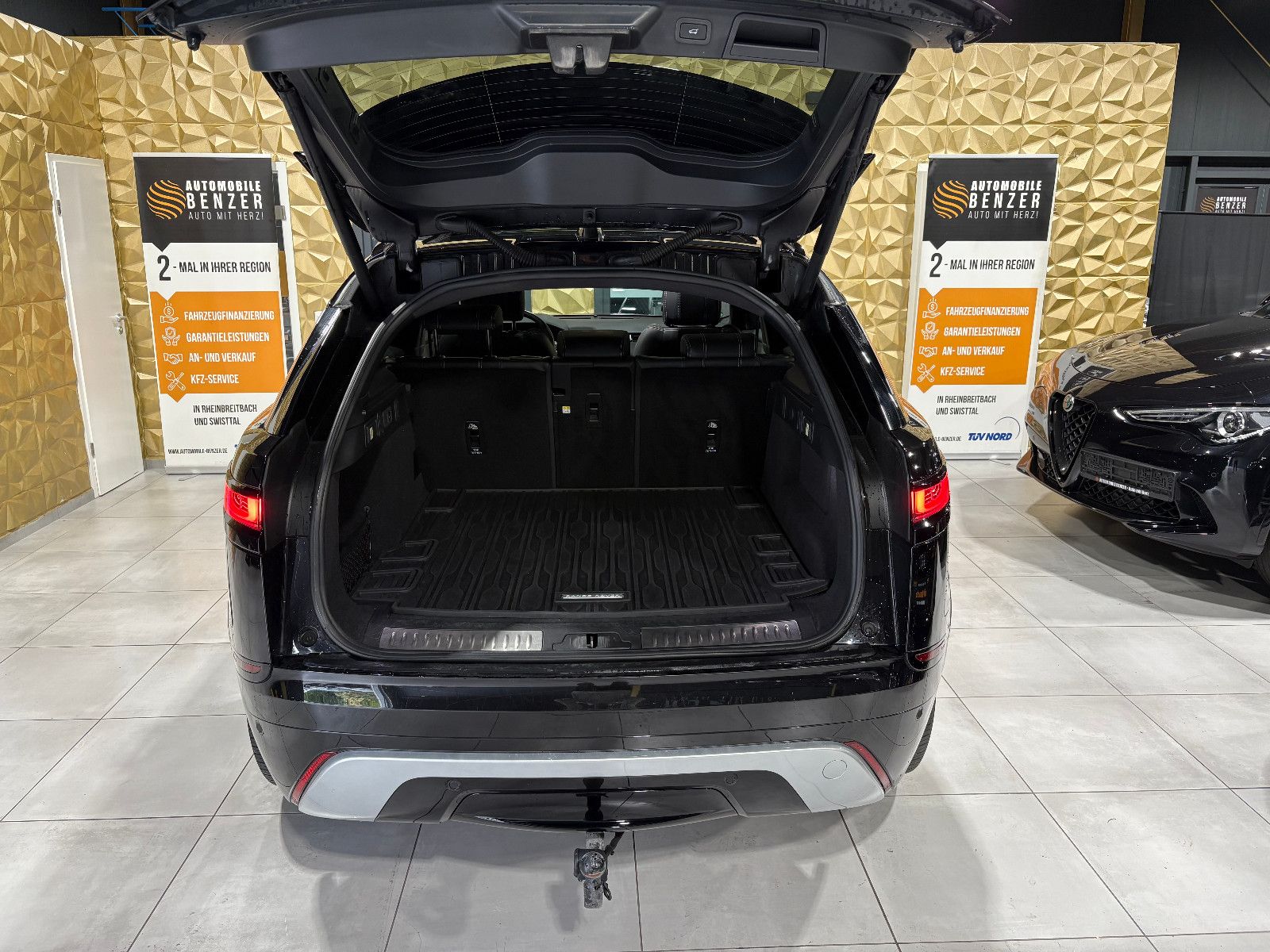 Fahrzeugabbildung Land Rover Range Rover Velar R-Dynamic SE/PANO/MEMORY/APPLE