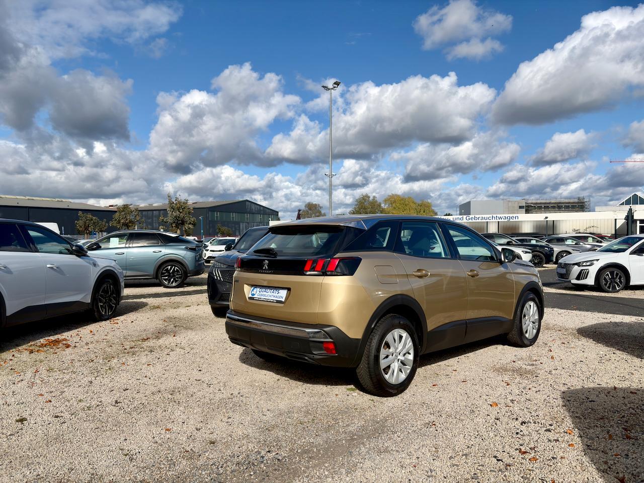 Peugeot 3008 1.2 12V e-THP / Allwetter Reifen