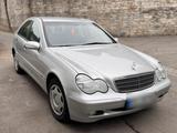 Mercedes-Benz Mercedes -Benz C200 CDI W203 mit TÜV - Mercedes-Benz C-Klasse W203 mit Diesel-Antrieb