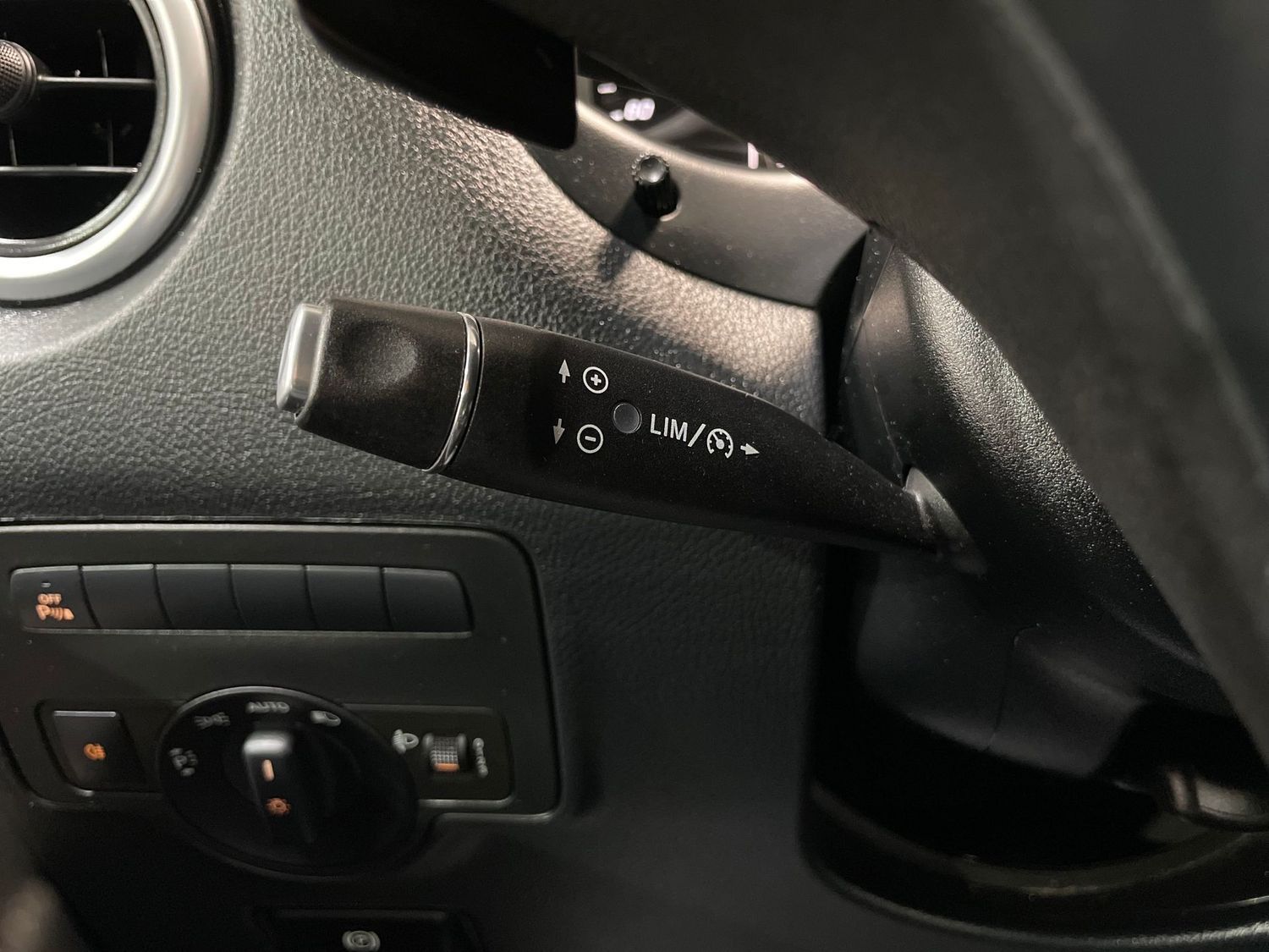 Fahrzeugabbildung Mercedes-Benz Vito 119 CDI extralang #Kamera#Tempo#Standheiz.