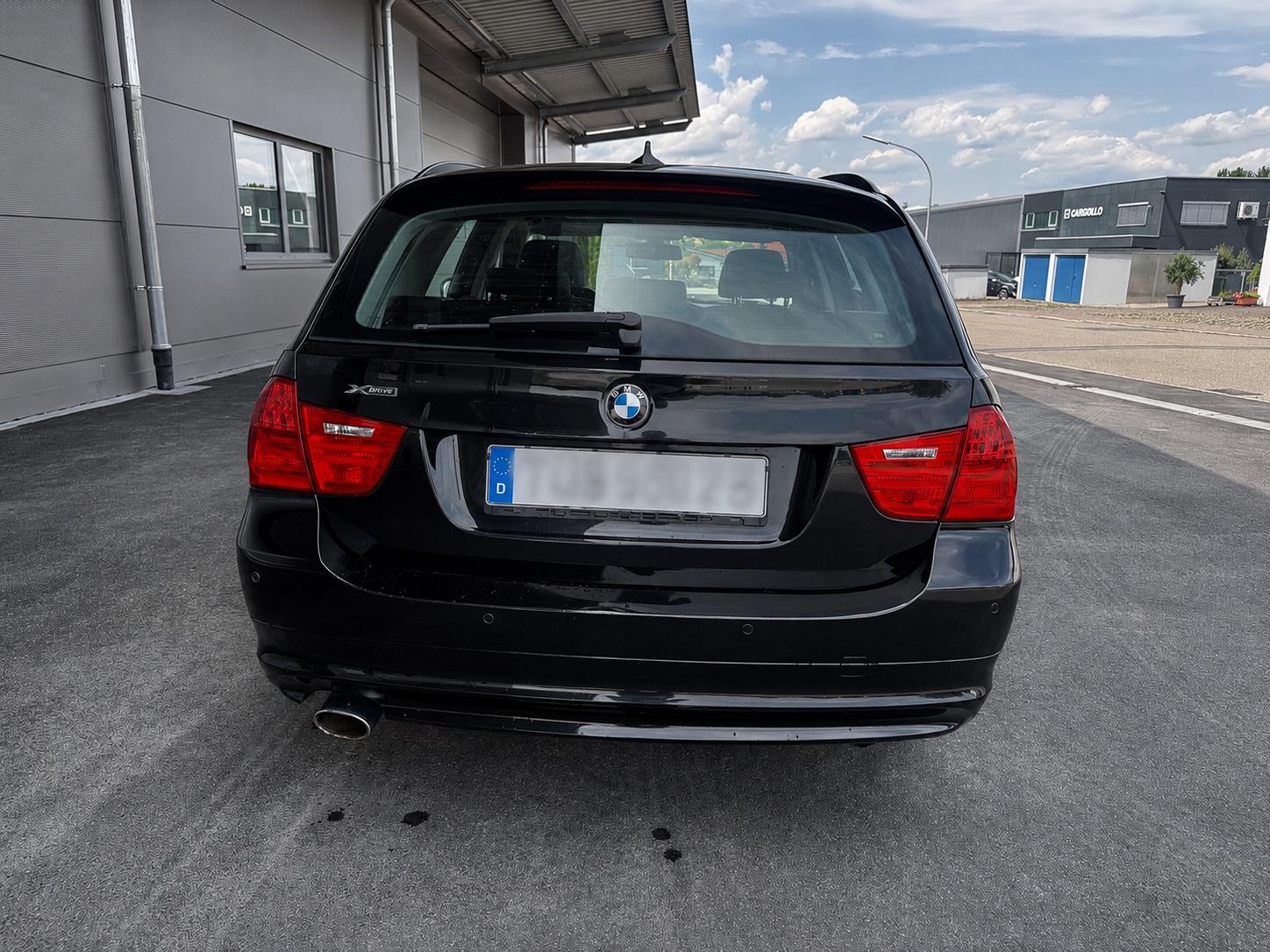 BMW 320 2011 — photo 6