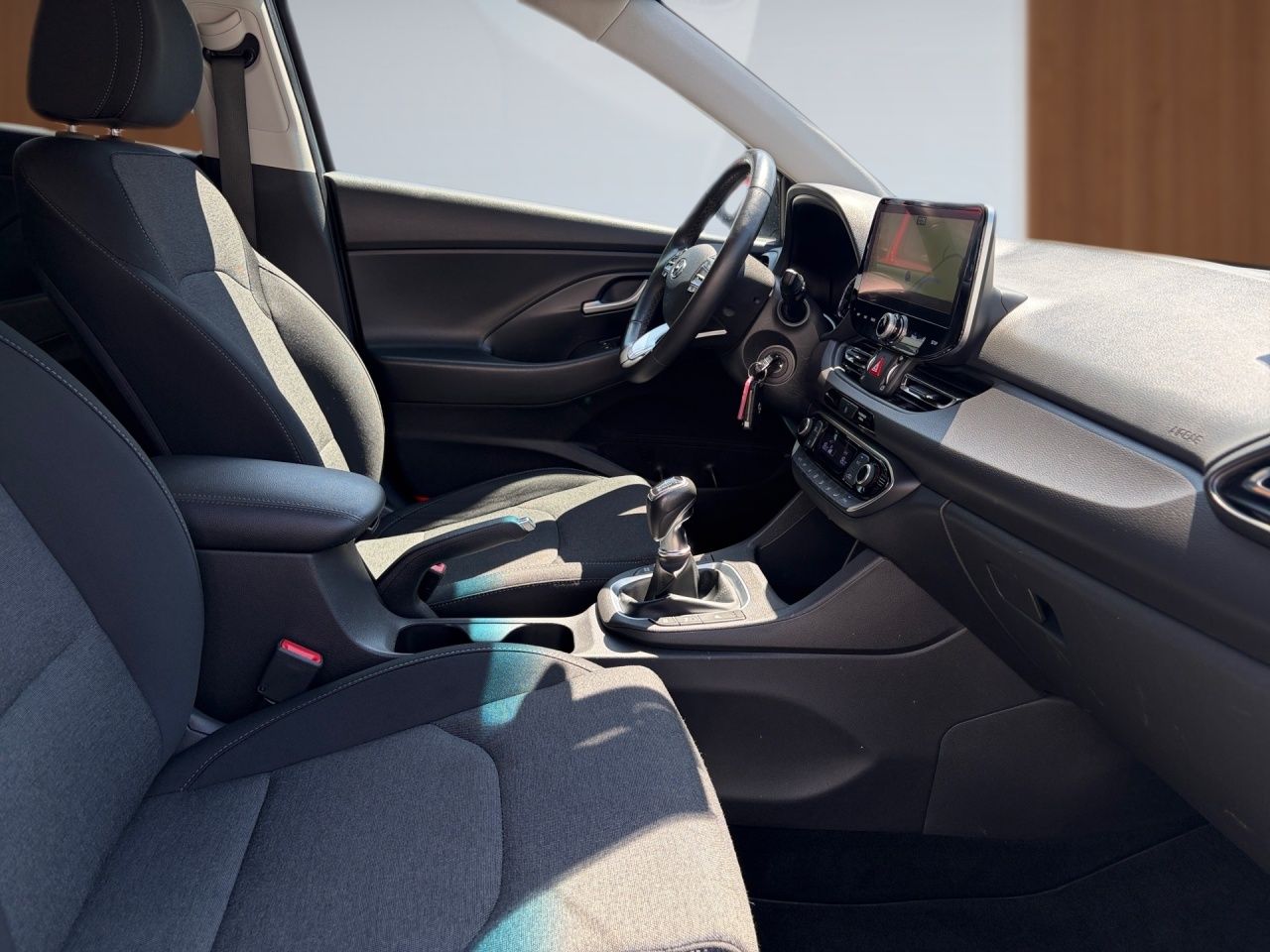 Fahrzeugabbildung Hyundai i30 INTRO *LED*KLA*SIH*KAMERA*DAB*