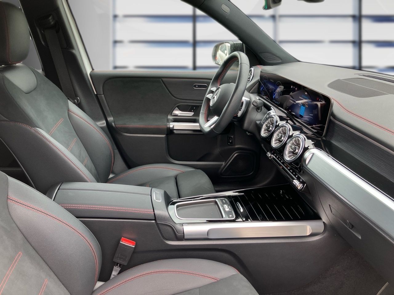 Fahrzeugabbildung Mercedes-Benz EQB 300 4M BONUS+AMG+NIGHT+AHK+DISTRON+KAMERA+