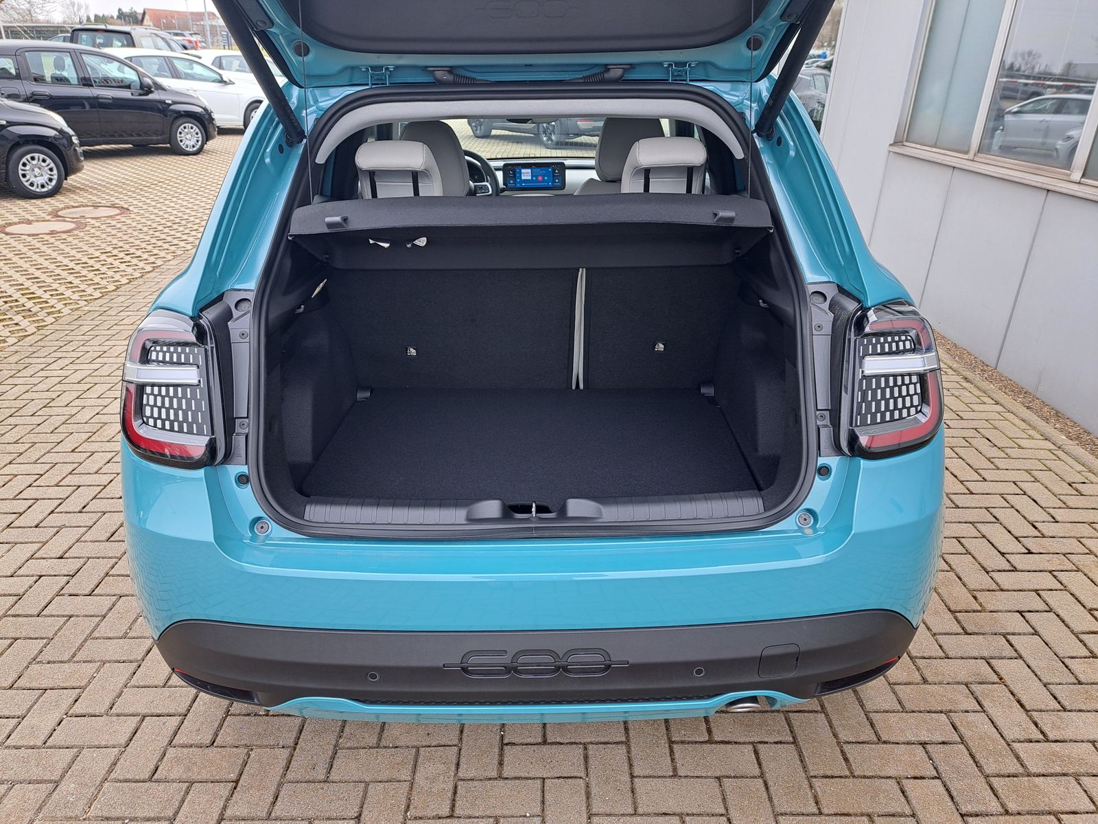 Fahrzeugabbildung Fiat 600 1.2 MHEV LaPrima AUTOMATIK LED NAVI SHZ -25%