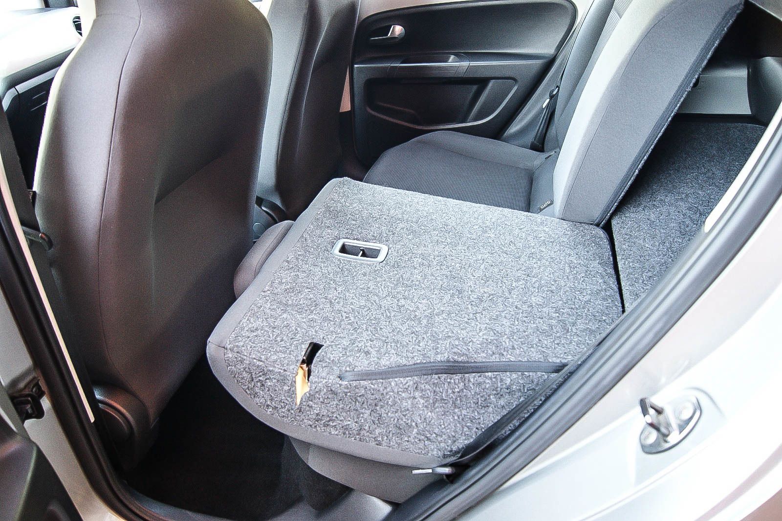 Fahrzeugabbildung Volkswagen up! high up BMT NAVIGATION KLIMA SITZHEIZUNG ALU