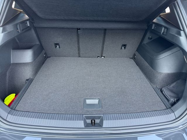 Fahrzeugabbildung Volkswagen Tiguan  GOAL 2.0 TDI DSG - NAVI*APP*LED*Shzg!!!