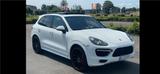 Porsche Cayenne Turbo mit umfangreicher Au... - Porsche Cayenne aus 2012: Turbo