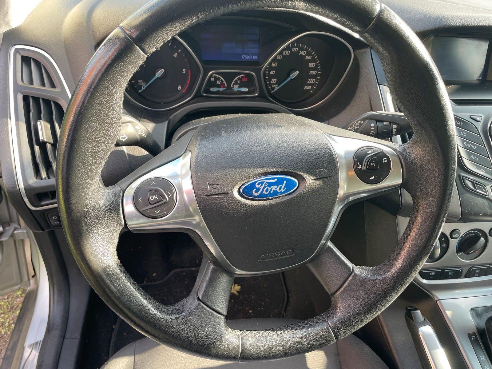 Ford Focus 2012 — photo 5