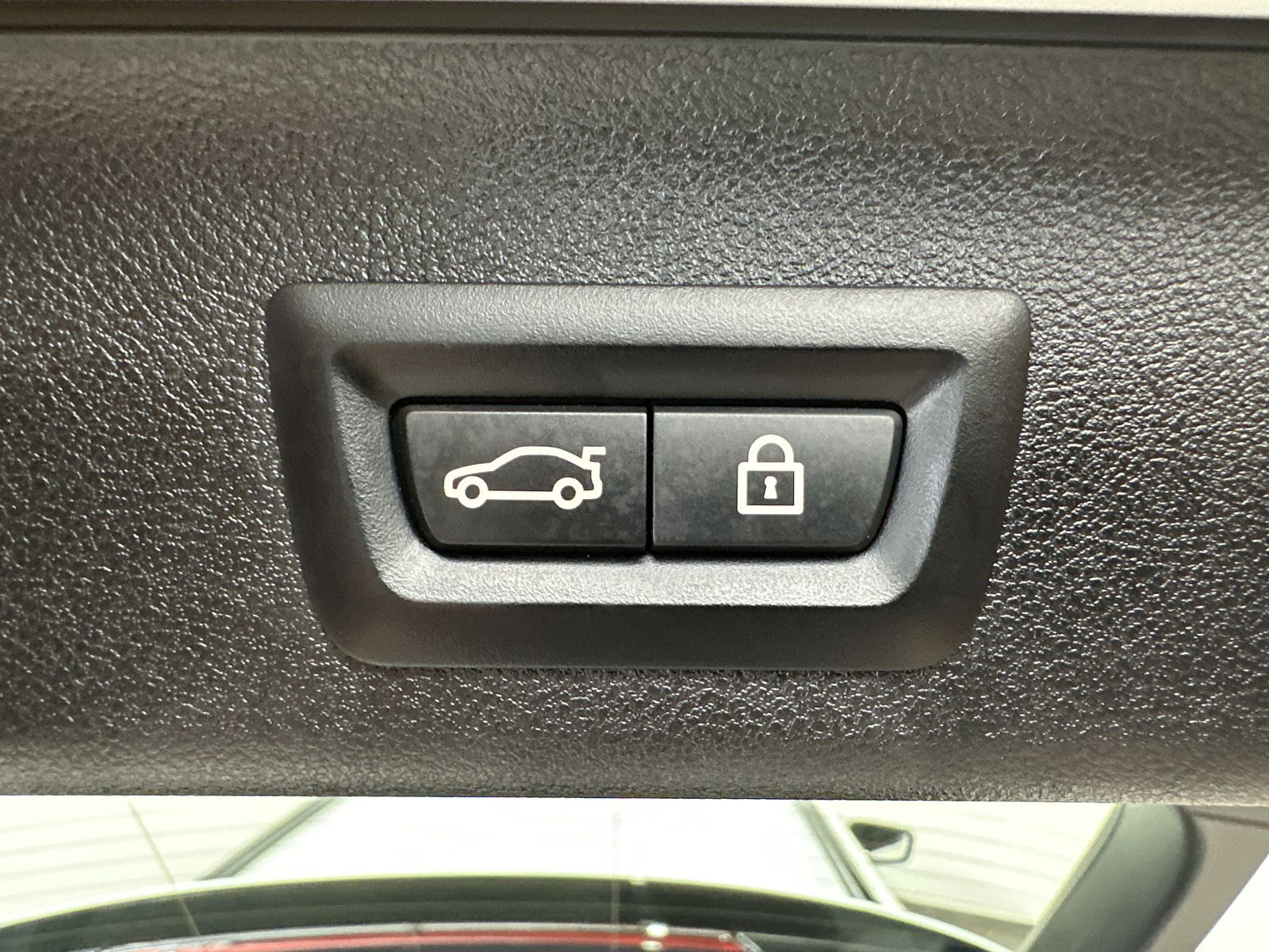 Fahrzeugabbildung BMW 530e Touring M-Sport NAV+LED+ACC+HEAD-UP+360°+VC