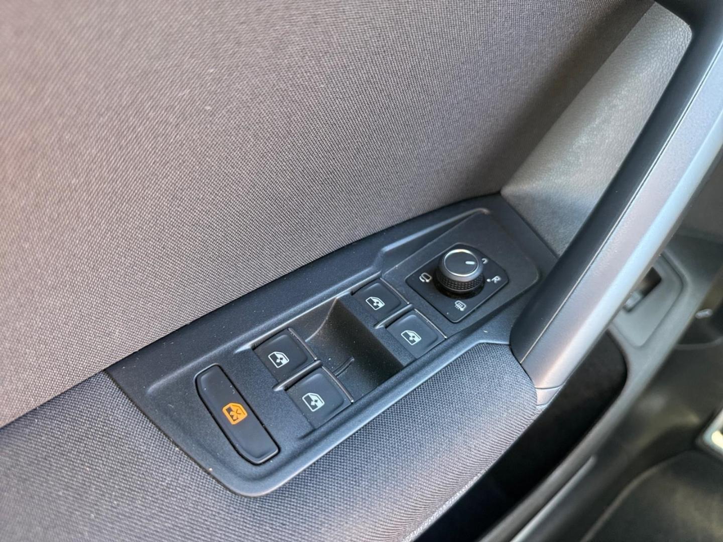 Volkswagen Tiguan Active 1.5 TSI StandHZG AHK-klappbar Navi, миниатюра 26