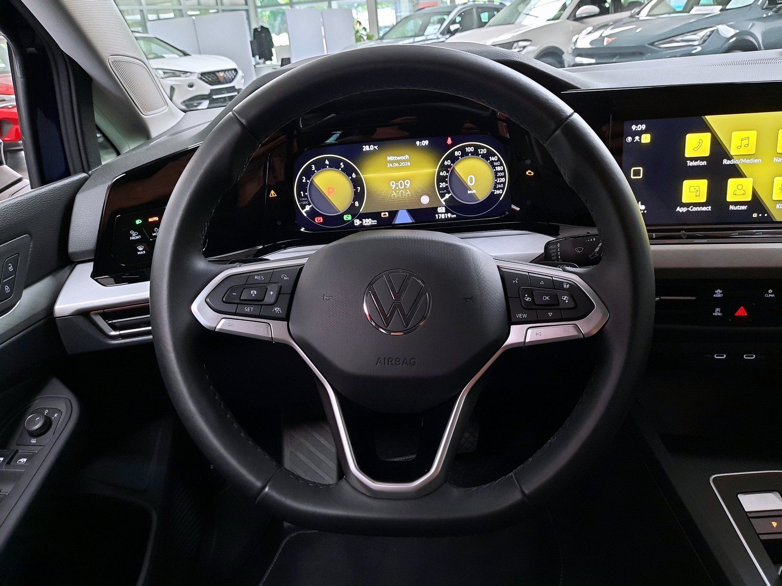 Fahrzeugabbildung Volkswagen Golf Variant Life eTSI DSG *Navi*PDC**LED*ACC*