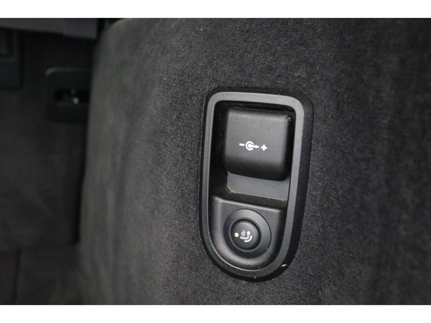 Fahrzeugabbildung BMW 540 d xDrive M Sport Touring Park-Assistent AHK