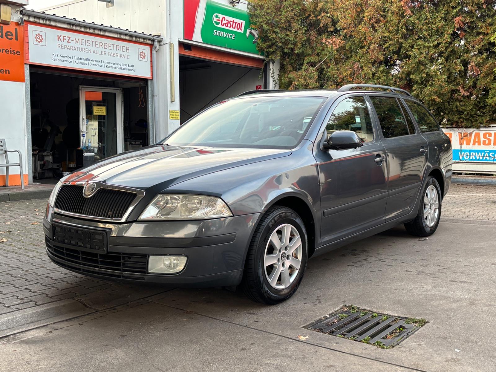 Skoda Octavia Combi Ambiente*PDC*Scheckheft*TÜV Neu