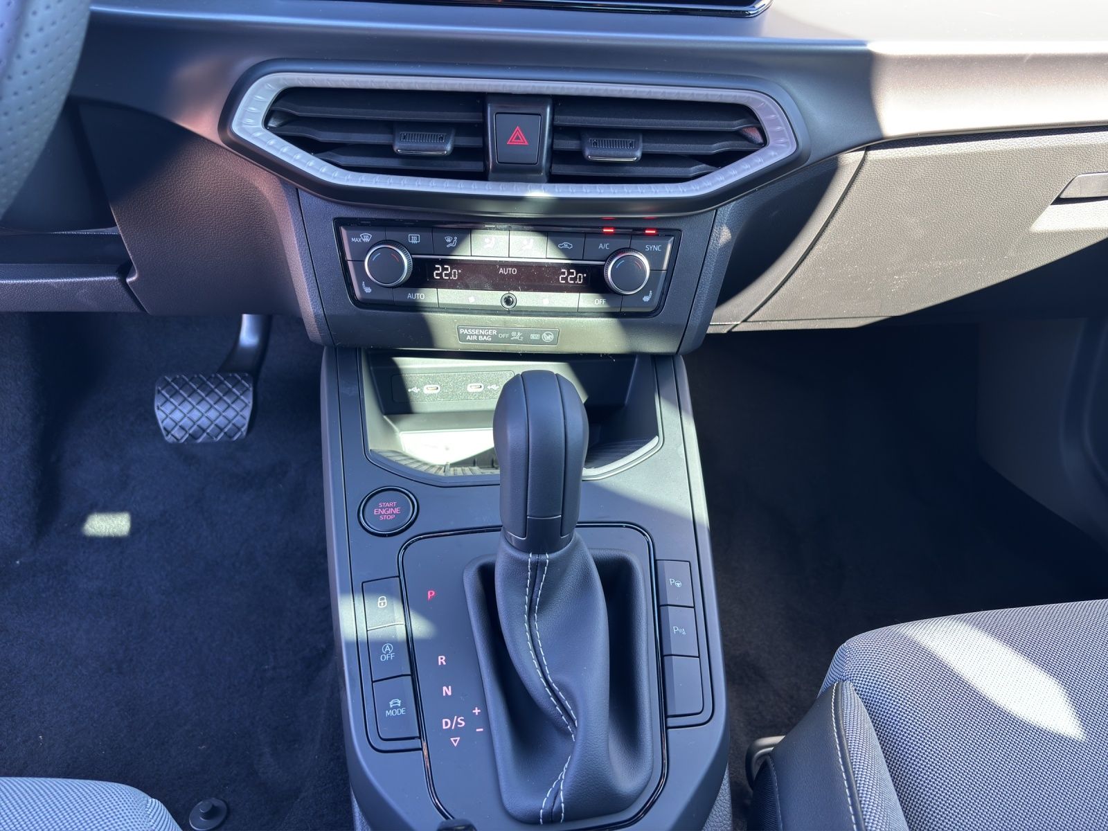 Fahrzeugabbildung SEAT Arona 1.0 TSI FR KESSY RFK 18" BICOLOUR