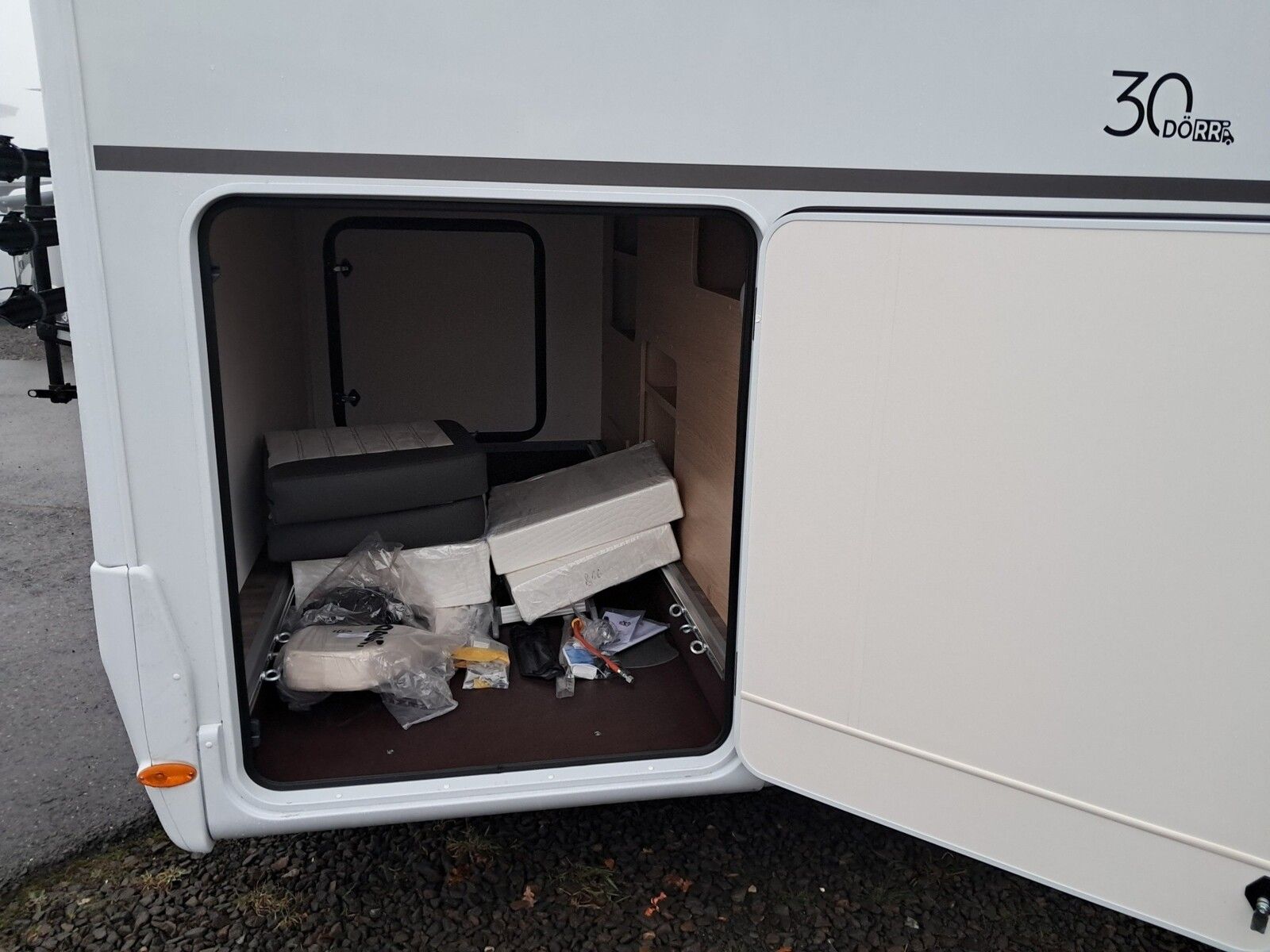 Fahrzeugabbildung Sunlight Adventure T 68C Automatik, Dörr Edition, TV