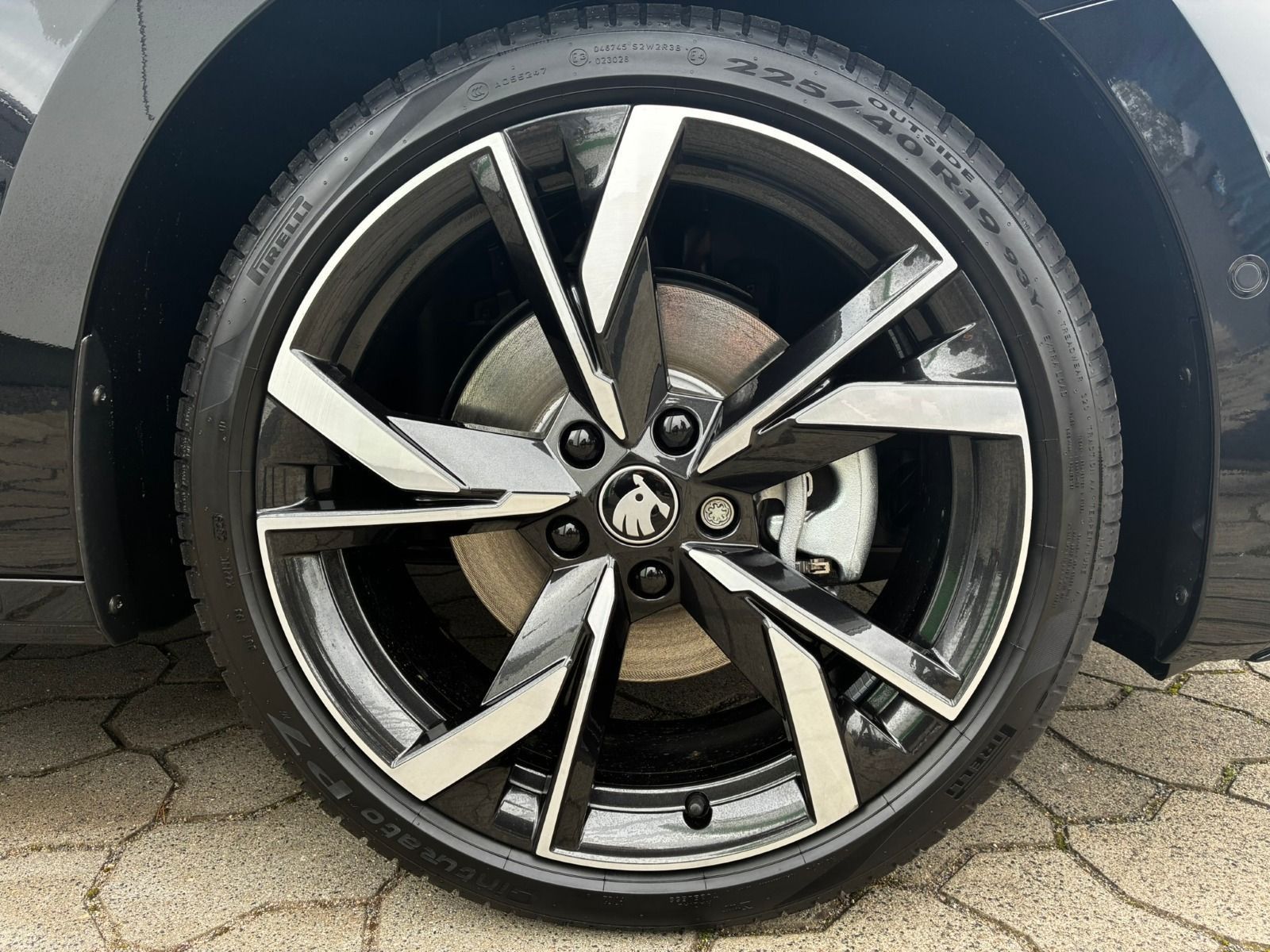 Fahrzeugabbildung SKODA Octavia Combi  1.5 TSI Sportline DSG*AHK*360°Cam