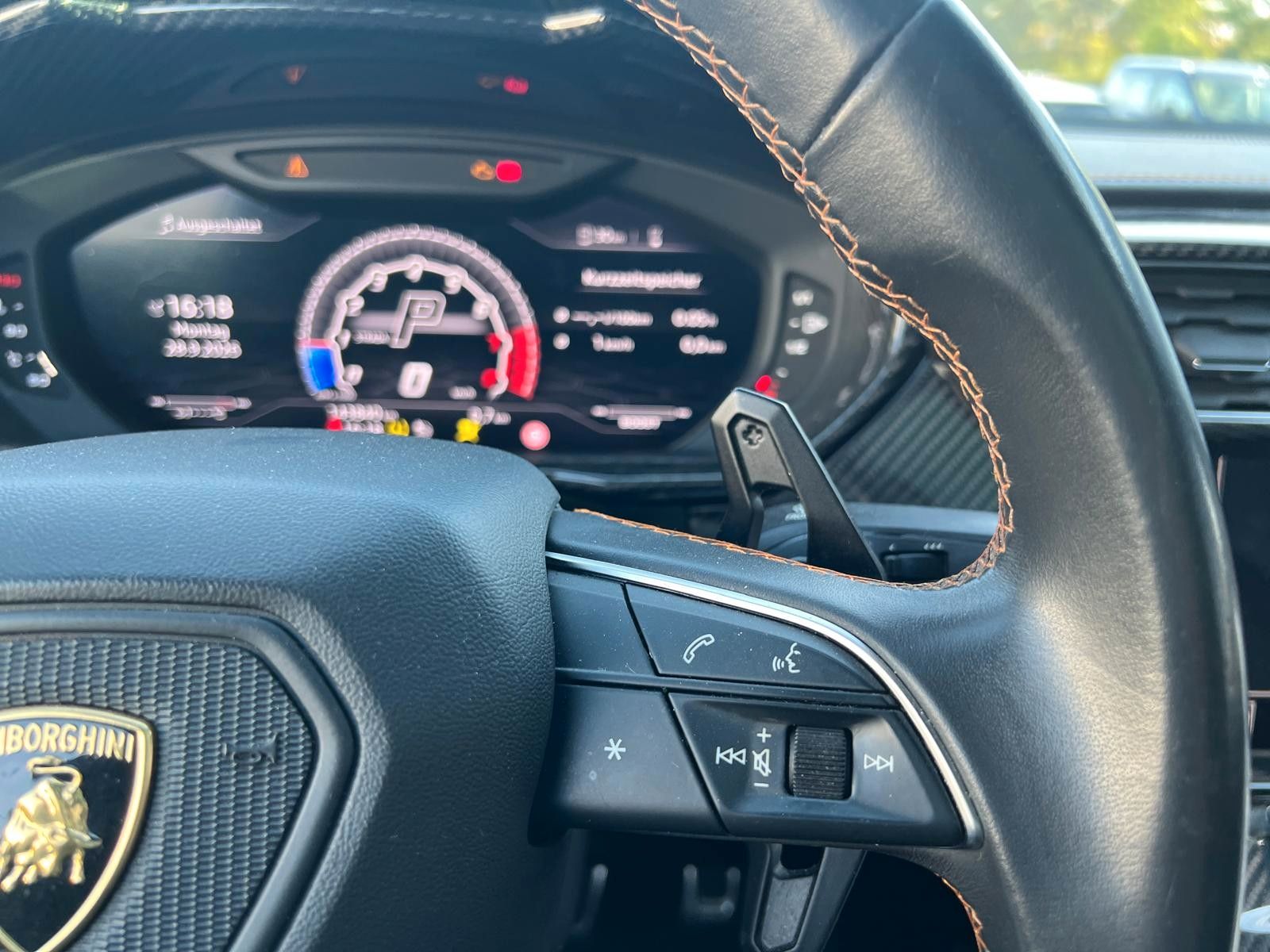 Fahrzeugabbildung Lamborghini Urus LP650 *PANO*Carbon*HeUp*22**Mietkauf*