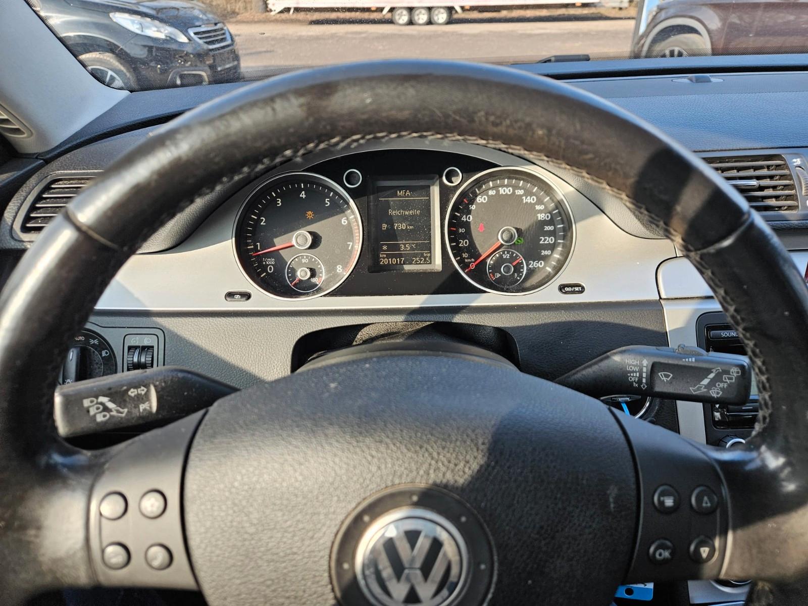 Volkswagen Passat 2009 — photo 13