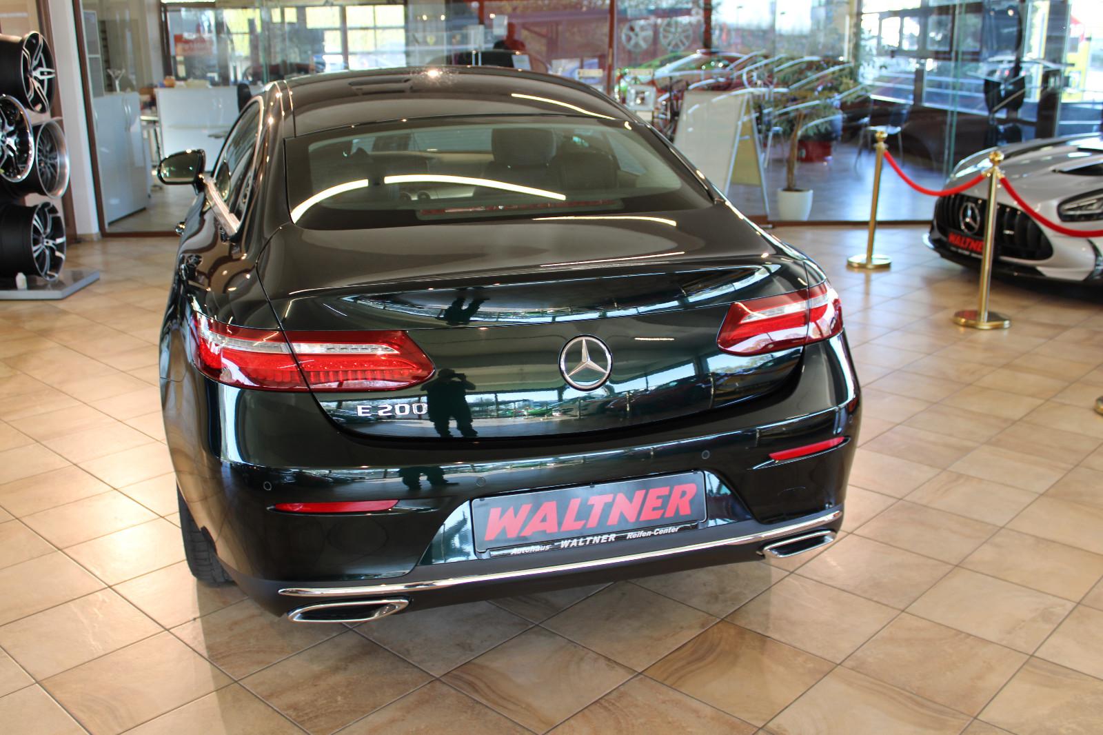 Mercedes-Benz E 200 Coupe *Sonderlack+2. Hand+Top*
