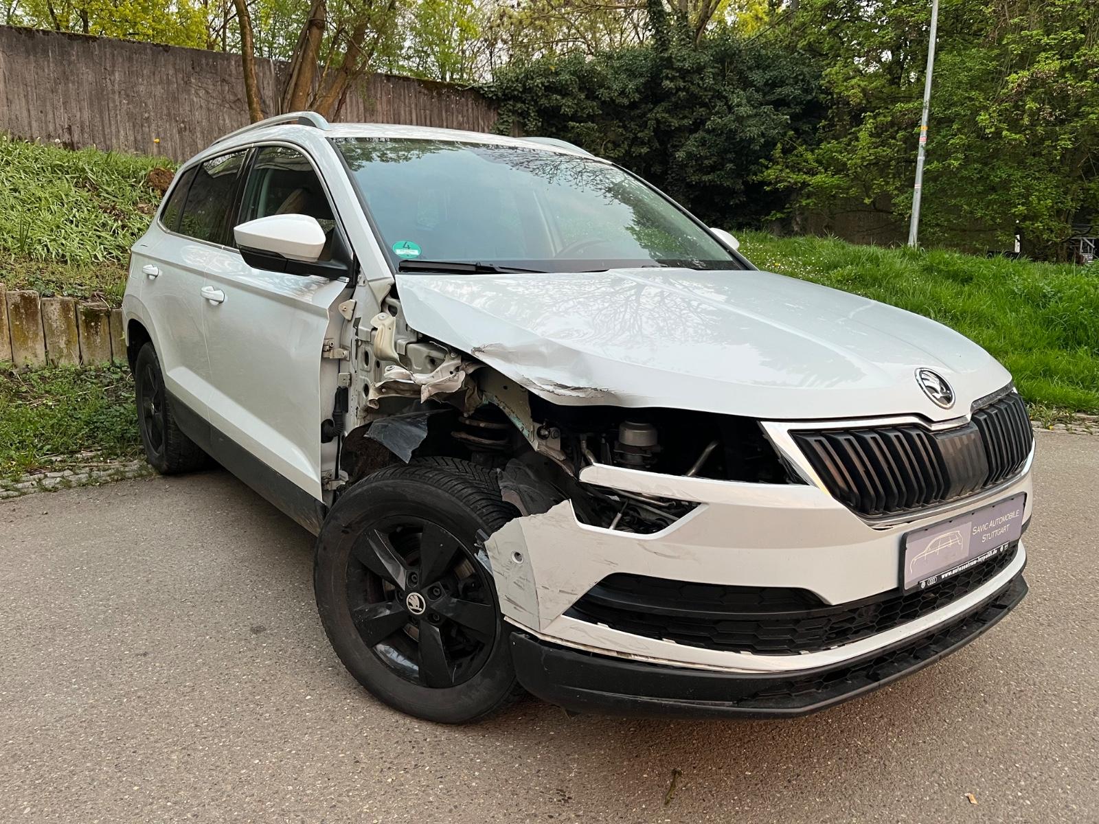 Skoda Karoq 1.5TSI Style DSG*StandHz*Leder*AHK*LED*ACC
