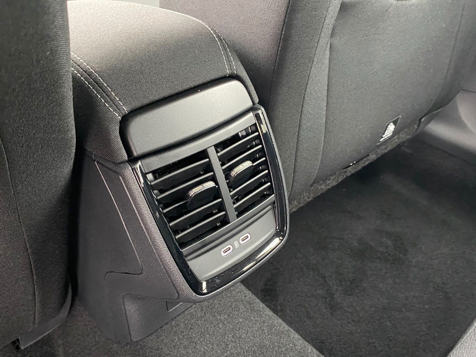 Fahrzeugabbildung SKODA Scala Selection 1,5 TSI *Sitzhz. *Smart-Link