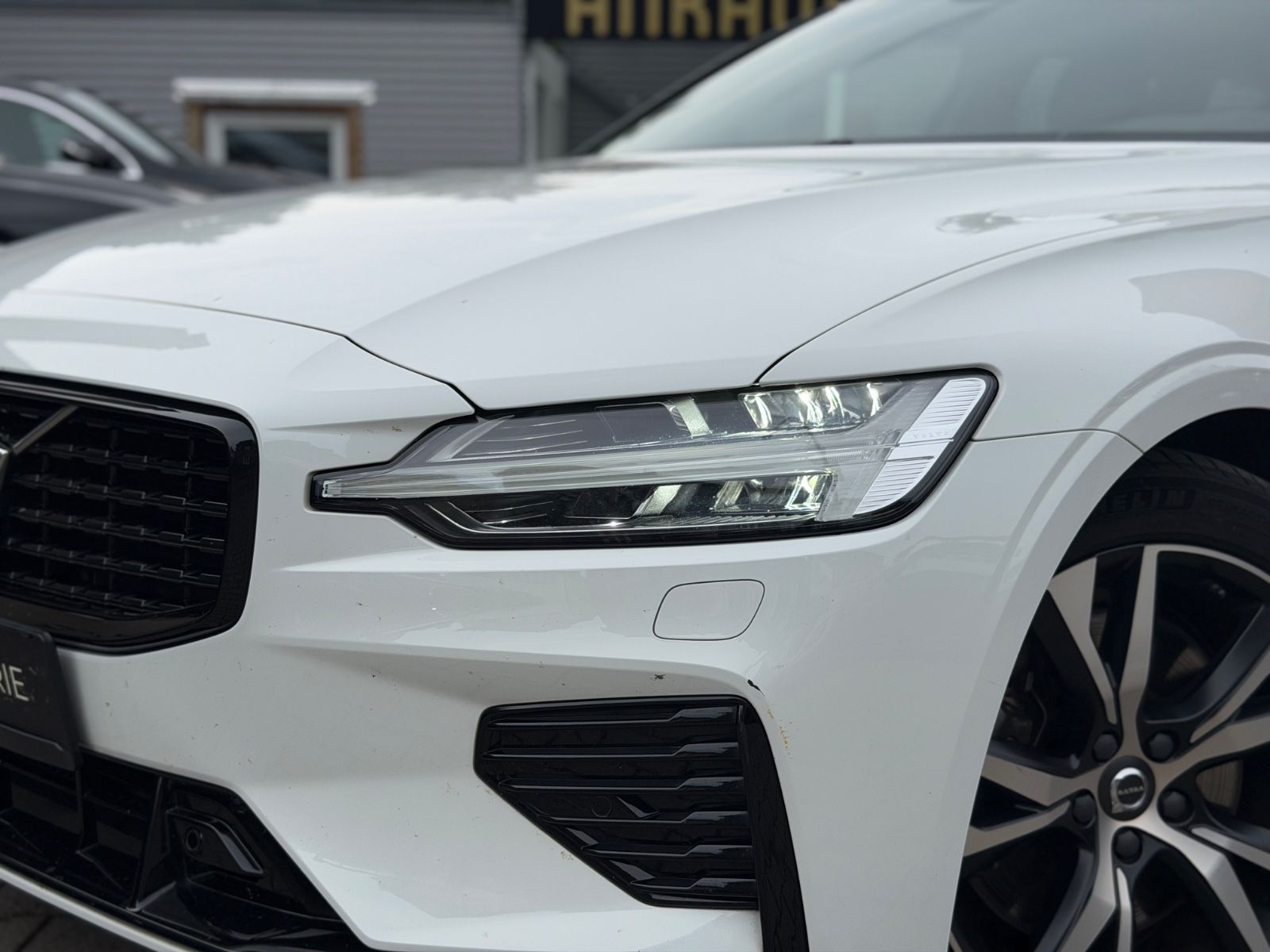 Volvo V60 Kombi*R Design*Expression*360°KAM*PANO*LEDER imagem 2