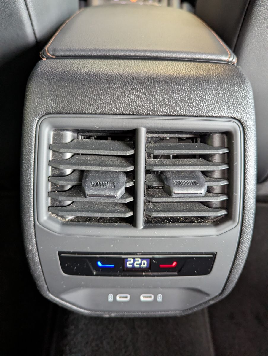 Fahrzeugabbildung CUPRA Leon 1.5 e-Hybrid Matrix Edge-Intelligent-Paket