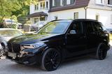 BMW X5 xDrive 30d M Sport/HUD/M-Sitze/Laser/HiFi/22" - mit Diesel-Antrieb: Geländewagen, 2.5